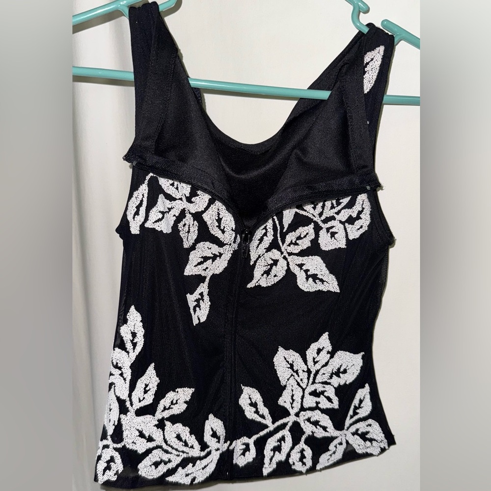TADASHI Black and White Beaded Floral Women's Zip-Up Top with Chic Collar